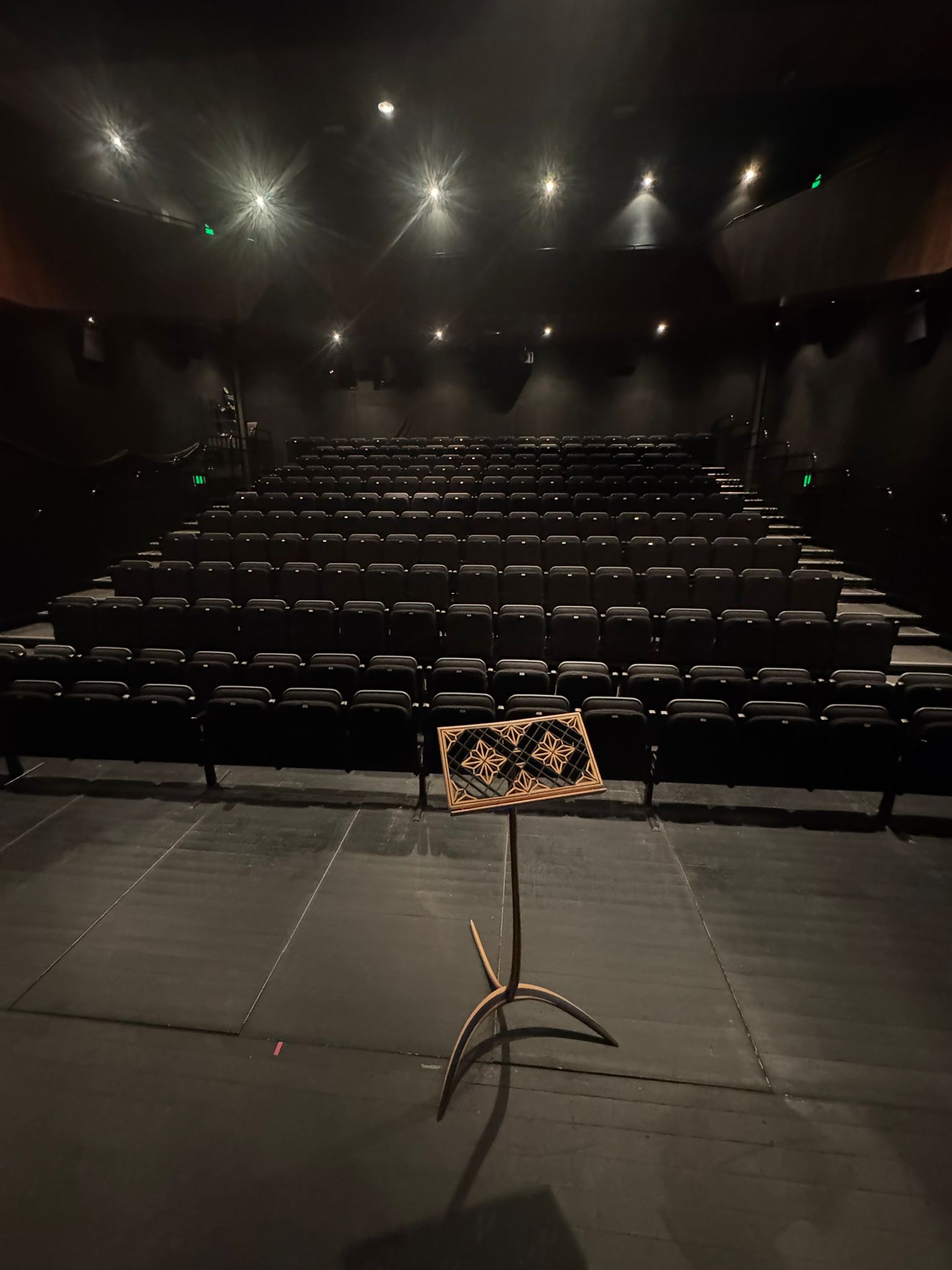 Lectern with kumiko detail in oak and white oak, at an auditorium for public speaking